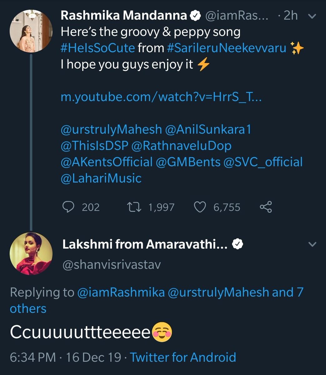 reviews_indian's tweet photo. Thug life @rakshitshetty 😜 @shanvisrivastav @iamRashmika ♥️ #HeIsSoCute #asntrailer #handsup #avanesrimannarayana https://t.co/kw3lG3ivIc