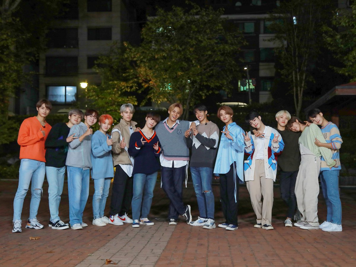 [17'S] 노는 게 제일 좋은 세봉이들 여기여기 모여라🙌 밤이 오는지도 모르고 놀이터에서 신나게 논 세븐틴💖
우리 다음엔 어디서 놀까?🤔 다음에도 우리 같이 놀자!

#자나_깨나_내기_조심😅
#세봉이들_보다가_하루_뚝딱🥰