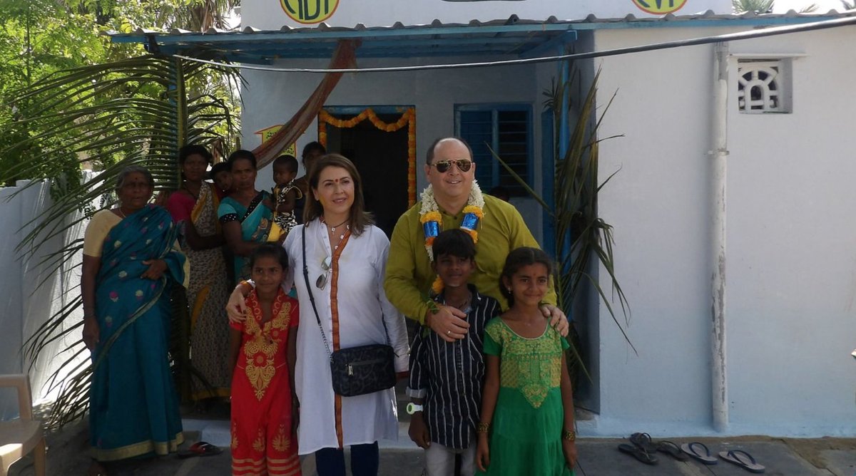 Proyectos de #RSC: <a href="/tmgrupoinmo/">TM Grupo Inmobiliario</a> y <a href="/FVicenteFerrer/">Fundación Vicente Ferrer</a> inauguran 71 viviendas en la aldea “José Luis Serna Moukthikapuram” en India  #InmobiliariosSolidarios buff.ly/2PMfnvQ
