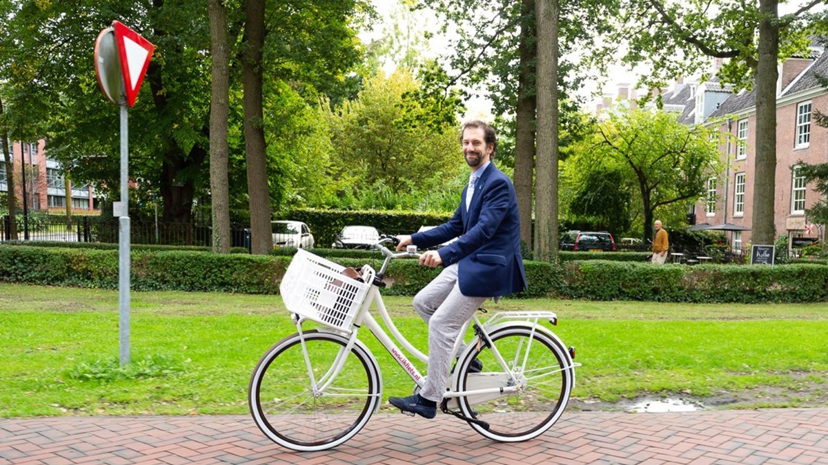 ProvUtrecht's tweet image. Heb jij ideeën om fietsen nog sneller, comfortabeler en veiliger te maken? Doe dan mee aan de prijsvraag ‘Het Fietspad van de Toekomst’. Iedereen kan meedoen! #fietspadvdtoekomst #provincieutrecht #goedopweg