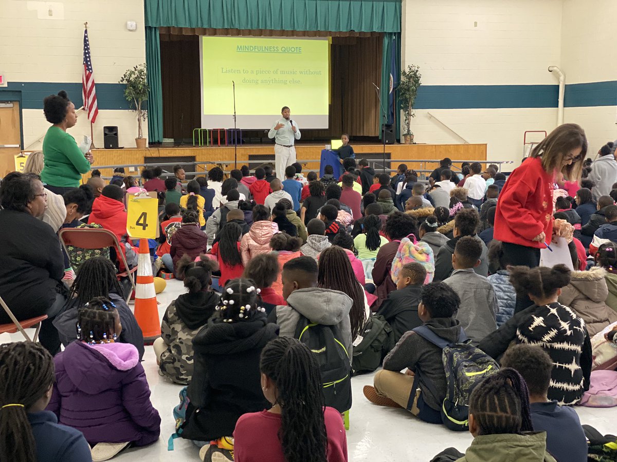 newsome_es's tweet photo. Wishing you a wonderful Monday from the Home of the Navigators! #MotivationalMonday #npesproud #iamnewsomepark https://t.co/cdByZ6db6r