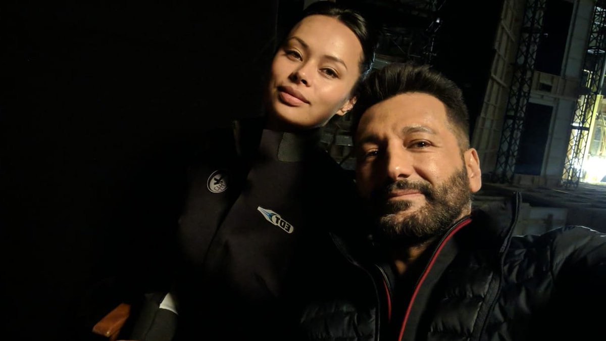Casanvar's tweet photo. Early to bed early to rise Makes a Martian healthy wealthy and wise. #MartianMantras

5am early. 

#TheExpanse #FrankieBobbie https://t.co/bt6C0wc1Dk