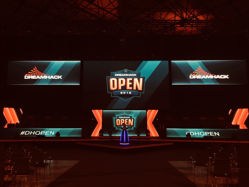 Ya en el aeropuerto para volver a casa. 

Millones de gracias a @DreamHackSpain por esta #DHSEV19 que ha sido perfecta. Desde la Open a la <a href="/DreamcupSpain/">Dreamcup</a>.

Soy feliz conociéndoos a todos, viajando y trabajando. 
Muchas gracias. 
¡A por más!