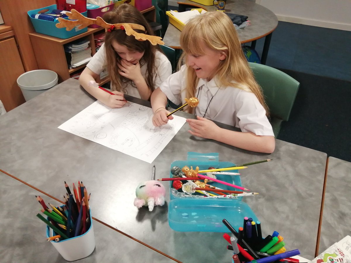InchViewPS's tweet photo. P5D starting the last week before Christmas designing their very own Holiday board games for other classes to play ☃️🎅🎄 #designandtechnology #holidayfun #usingourimaginations https://t.co/x5T3SQGttr