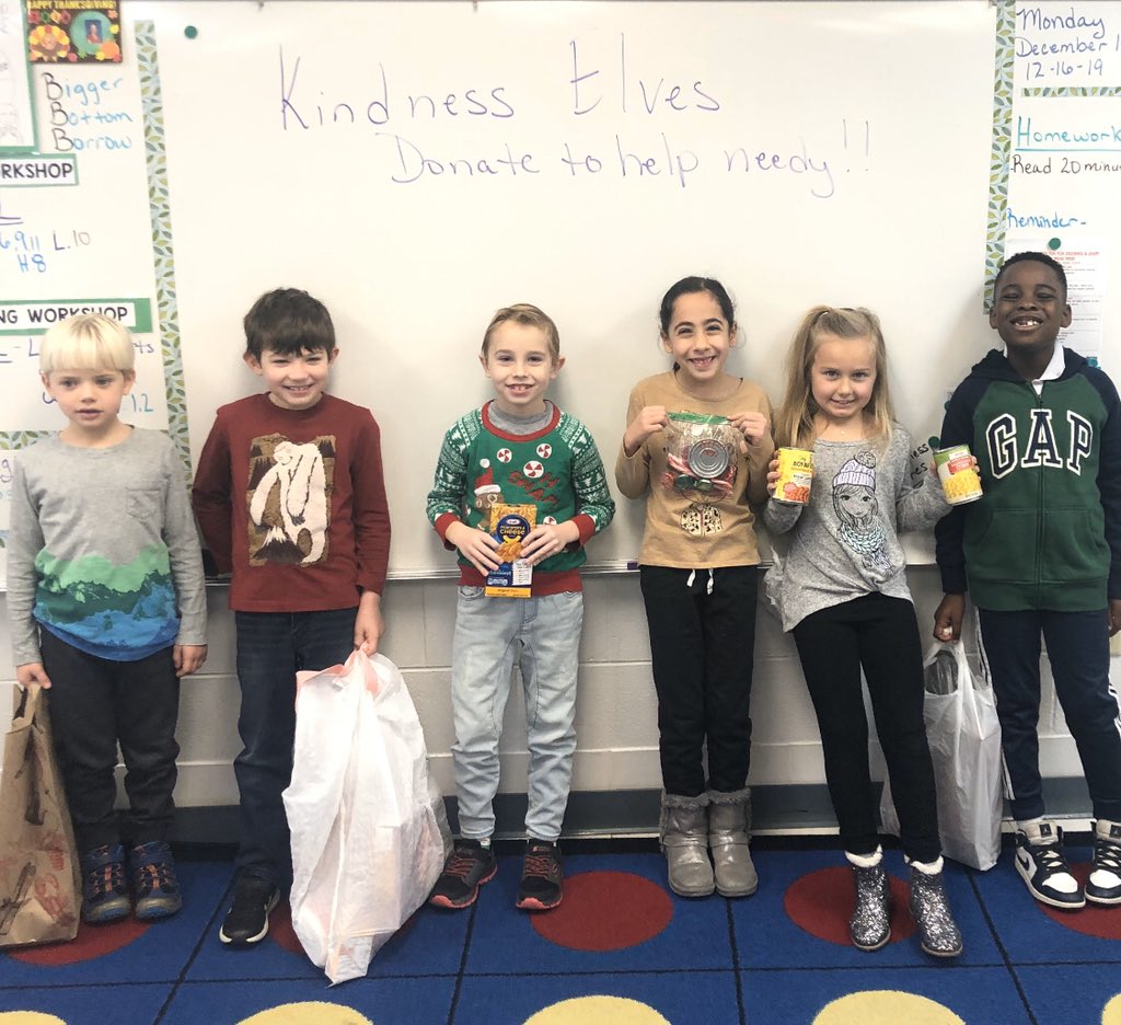 MrsBallout3rd's tweet photo. Kindness Elves helping the needy! @OSD135 @CMilligan135 @dolphins_center https://t.co/iTI9rJR1ov