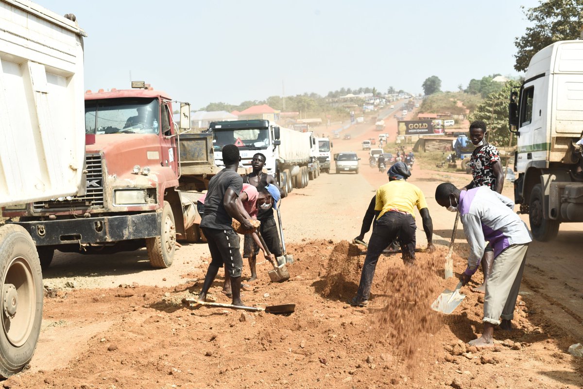 WOW!!  APOSTLE SULEMAN IS AT IT AGAIN

<a href="/APOSTLESULEMAN/">Apst Johnson Suleman</a> has taken it upon himself to repair the popular Benin-Abuja/Okene Expressway in order to ease the movement of motorists during this festive season.

Love is the greatest gift.
Christ still lives amongst men.