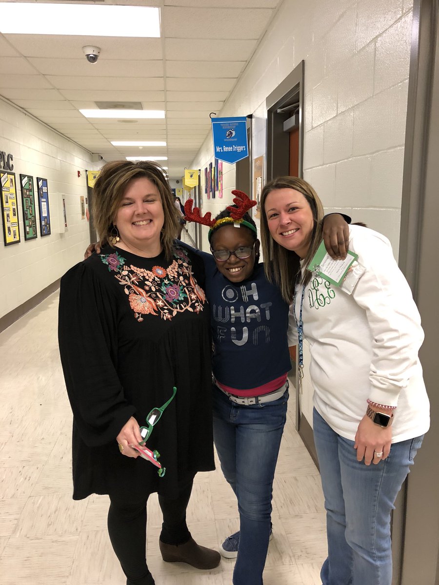 bjphipps2002's tweet photo. We had a great time delivering “Snowman Soup” to our wonderful staff! Merry Christmas 🎄 #WeLeadWGE #KidsDeserveIt https://t.co/KyInbN74HZ