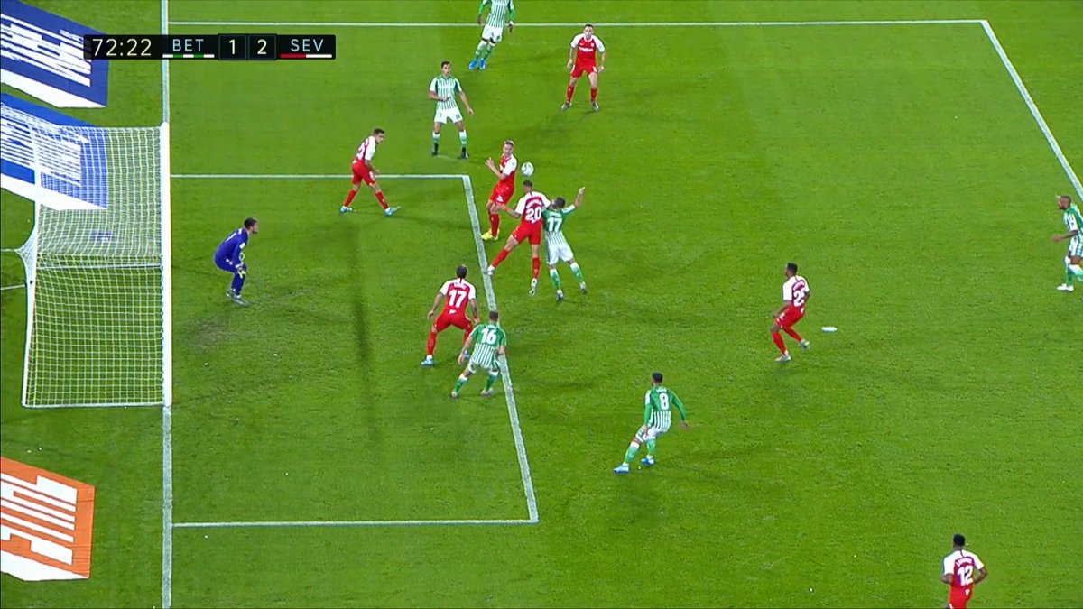 Así que, por favor, de cara al futuro y siempre mirando por el equilibrio y la justicia de la competición, no estaría de más que se estableciera un criterio unificado para evitar #LaDobleVARaDeMedir.