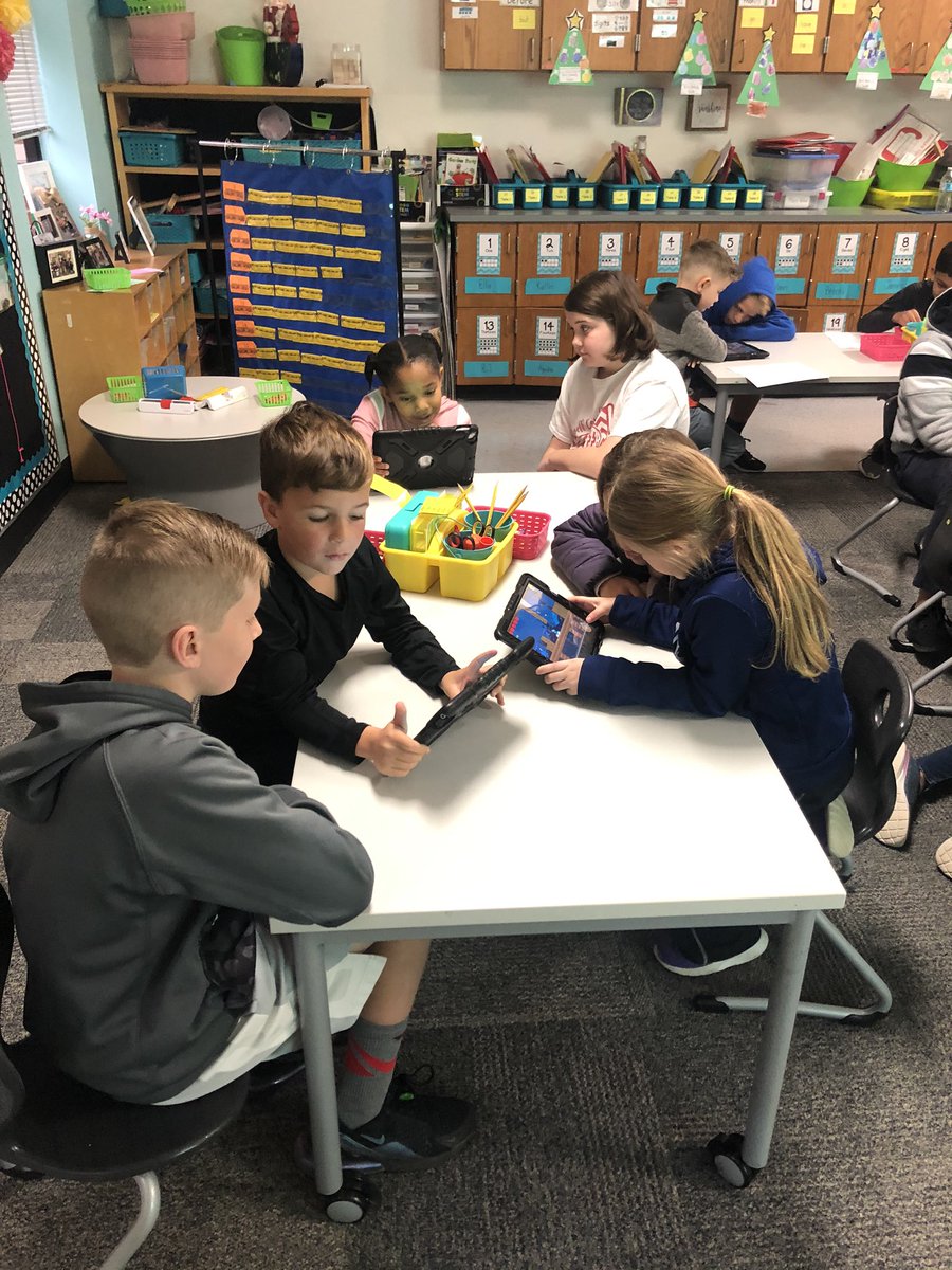 MrsSork's tweet image. Hour of code with some amazing fifth grade friends @MrsSchaafTCE #tcetexans #HourofCode2019