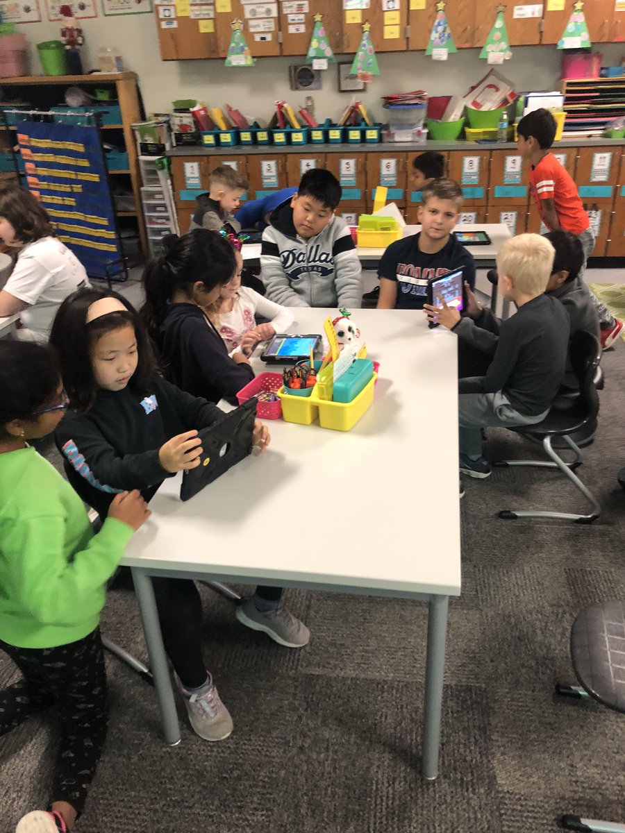 MrsSork's tweet image. Hour of code with some amazing fifth grade friends @MrsSchaafTCE #tcetexans #HourofCode2019