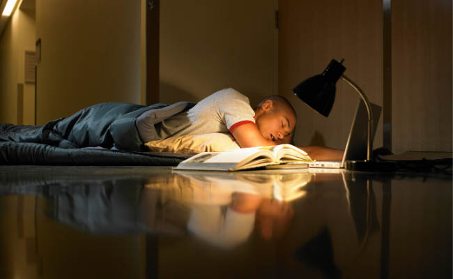 DawnStudy1's tweet image. There are a few good reasons to at least test the floor sleeping for yourself so make sure you know what those reasons are.  
dawnstudy.com/sleeping-on-th…
#sleeping #health #floor #sleep #qualitysleep