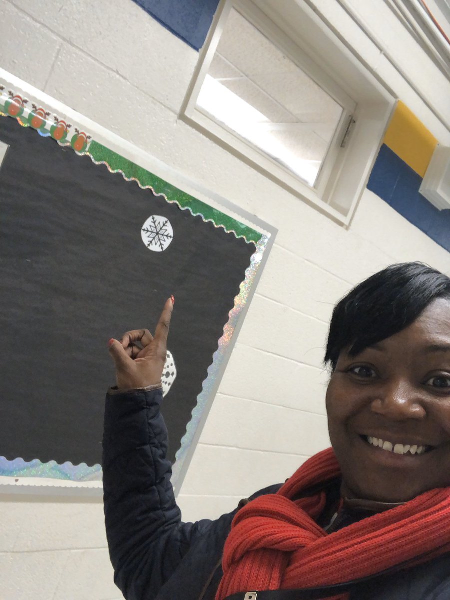 EbonyForteJo's tweet photo. We’re chasing hidden snowflakes at @CumberlandRoad and @nicholem2015 and I are going to find them all! A little holiday fun never hurt nobody! https://t.co/ZDTSROU8wW
