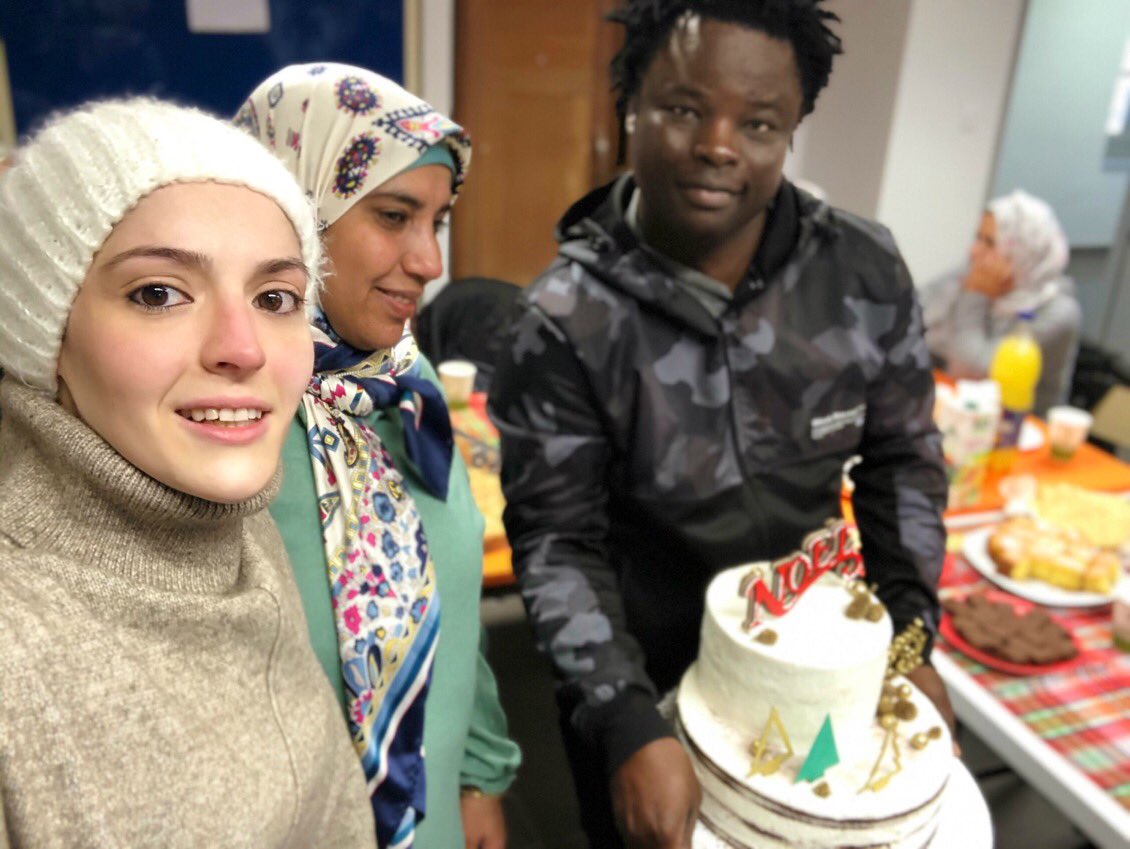rnrcake's tweet photo. fête Noël à l'école française.  un gâteau au chocolat au caramel et un gâteau aux amandes avec mousse au café.  Je suis content qu'ils aient aimé 🥰 #christmas #gâteaudenoël #noël #gateauauchocolat #gateauaucaramel #gateaudamande #gateaudanniversaire #gateaumariage #gâteauaucafé https://t.co/7NgZULeSa2