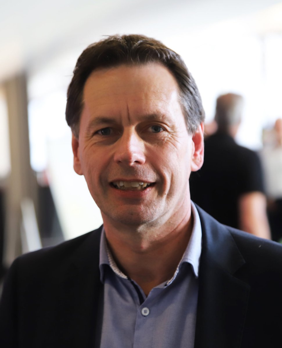 La <a href="/JCE_France/">jce_france</a> adresse toutes ses condoléances aux proches d'Hervé Duboscq, homme engagé pour la <a href="/VilleDeVichy/">Ville de Vichy</a> avec la <a href="/JCI_Vichy/">JCE Vichy</a>, trésorier de la <a href="/JCE_France/">jce_france</a> en 1998-1999 et impliqué auprès de nombreux acteurs territoriaux, il restera un exemple pour tous les #LeadersCitoyens.