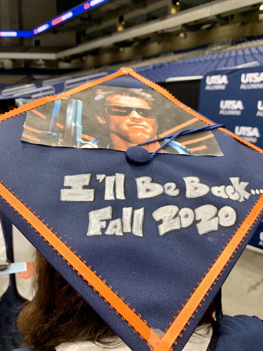 UTSAAlumni's tweet image. The creativity is endless🎓 #UTSAGrad19