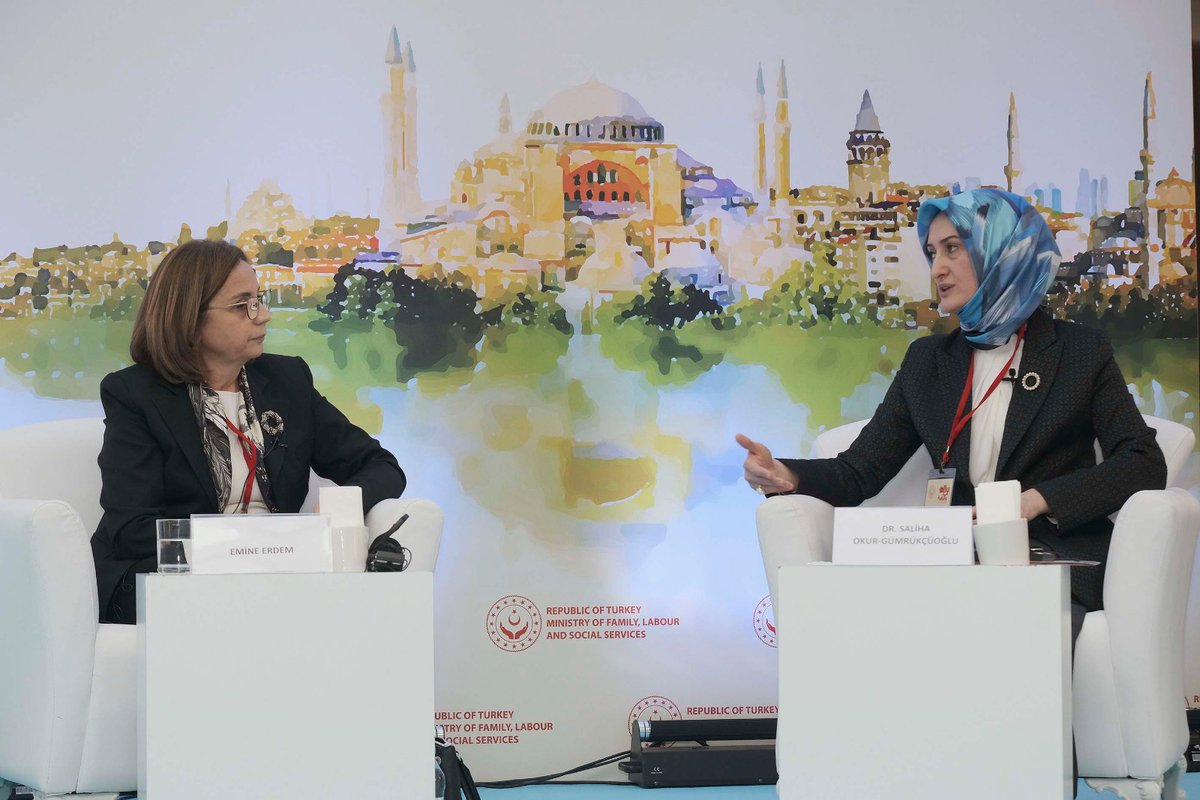 kademorgtr's tweet photo. İİT Kadın Danışma Konseyi ve @ailevecalisma Bakanlığı'nın gerçekleştirdiği, #Ally4Future: Müslüman Genç Kadınlar için Liderlik Eğitim Programı'na katılan KADEM Başkanı Dr. @SalihaOkurGmr, 37 ülkeden gelen gençlere; kadın STK olarak sosyal değişime liderlik etmeyi anlattı. https://t.co/tOmXfs7dv7