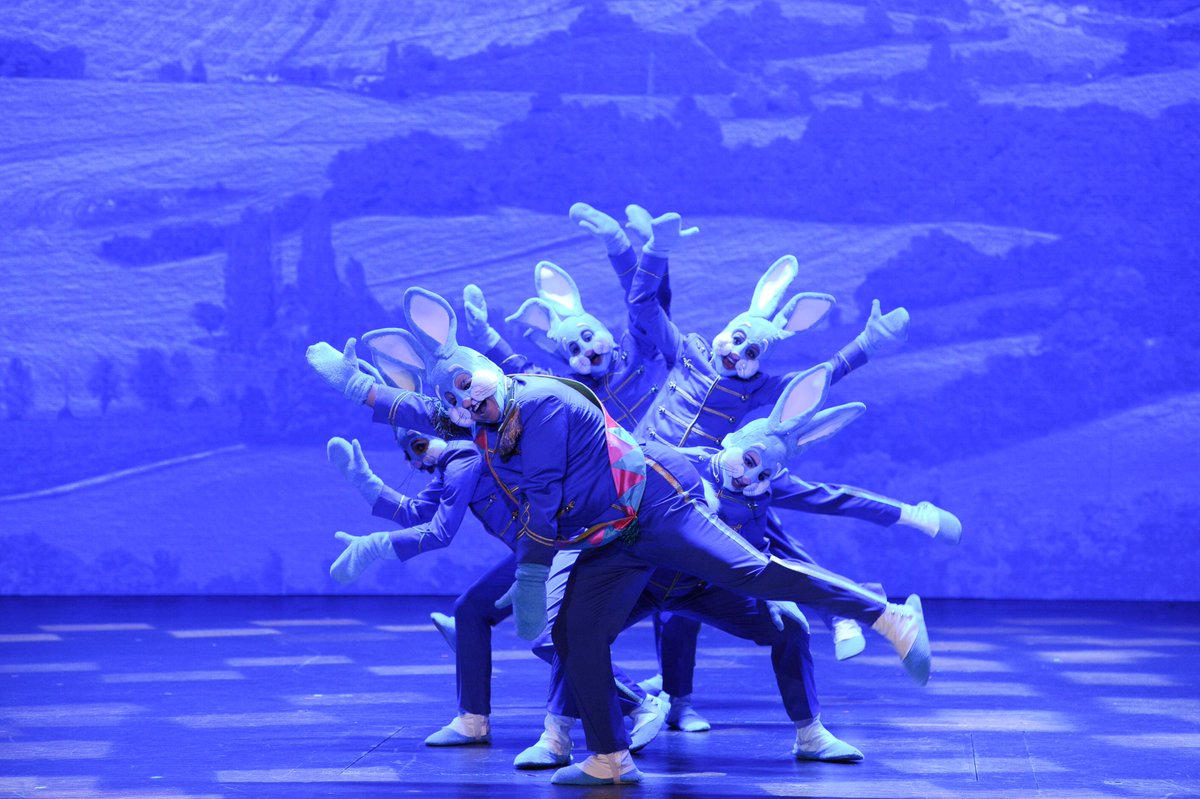 ⭐️J-5 avant le retour du spectacle #emiliejolie à L'<a href="/OLYMPIAHALL/">L'Olympia</a> ⭐️
Pour #Noël, ℰ𝓂𝒾𝓁𝒾ℯ 𝒥ℴ𝓁𝒾ℯ sera diffusée sur <a href="/W9/">W9</a> le 24 décembre à 21h05 ! 
🎟 Billets → olympia.emilie-jolie.com