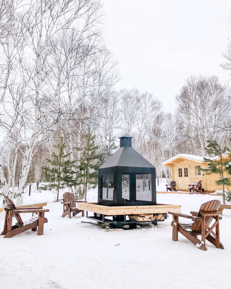 KiviPark's tweet photo. We can’t wait for everyone to enjoy the new additions to #NinasWay Skate Path! We recently added lighting, a sound system, warming huts and a fireplace! 
The ice isn’t ready yet so please do not walk on the path until it is officially open! https://t.co/WY2pCdzVQY