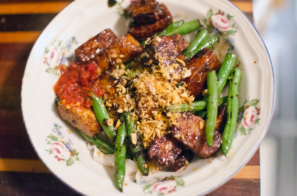 How I Learned To Love Tempeh #cooking #vegan #tempeh #indonesian brooklynvegetarian.wordpress.com/2019/12/16/how…