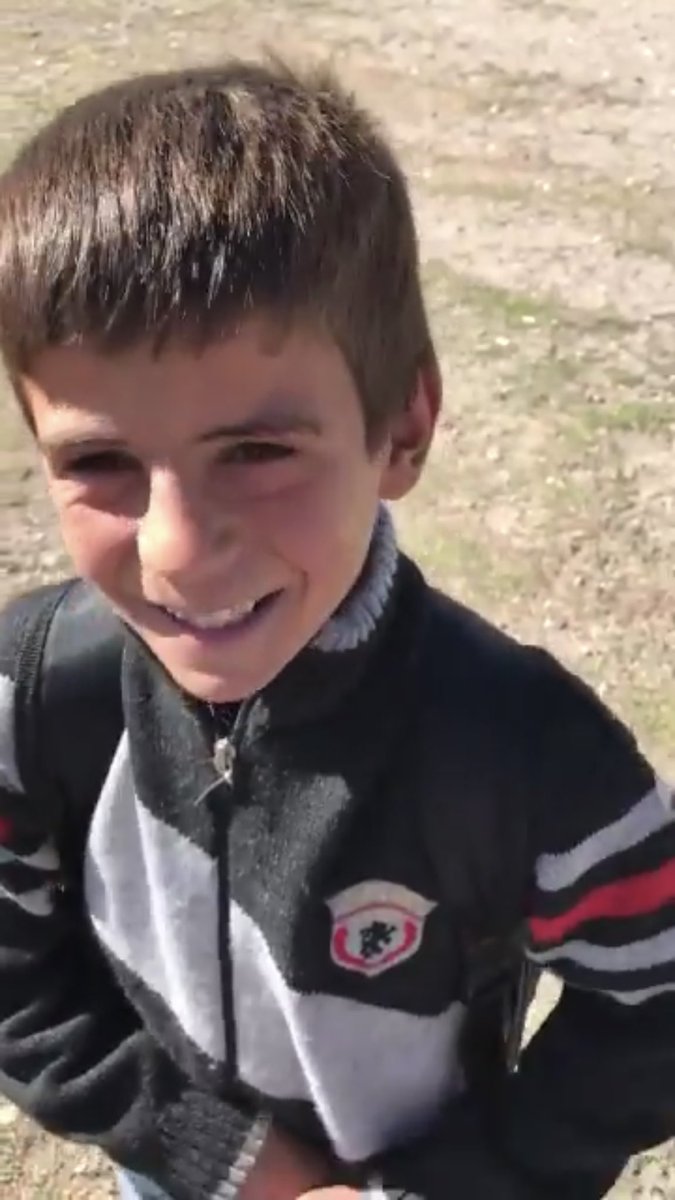 Ağrı Tutak’ın Hacı Yusuf İlkokulu’ndaki Çilem öğretmen, çobanlık yapan minik öğrencisinin ellerine 3 gün boyunca krem sürüyor. Sonuç ise muhteşem. Çocuğun mutluluğu çok ama çok güzel.❤️ <a href="/cilemmturkmen/">Cilem</a>