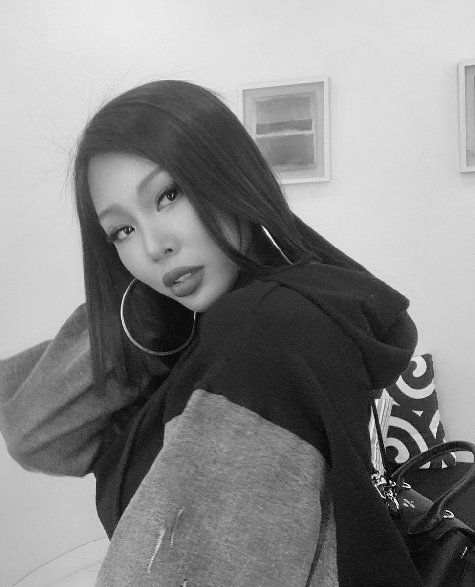 malpjm's tweet photo. Happy birthday to someone I really admire Queen Jessi ! 🎉
I hope that everything goes well in your life that you are in healthy and especially happy.
I hope one day to be able to see you 😔.
I love you sooo much ❤❤
#JebbieSelcaDay #happyjessiday #JessixJebbies https://t.co/TVSFAL10b1