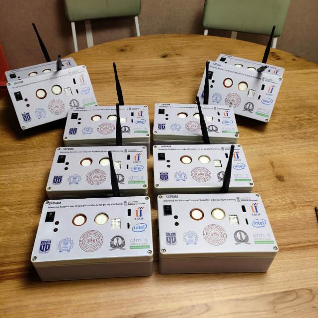 respirerIN's tweet photo. India's first ultra-low power #ContikiOS #6LoWPAN based real-time air quality monitoring network @IITKanpur
Low-Power Networking collaboration with @dreamlabin @iiscbangalore
@IndiaDST @IntelIndia project:
https://t.co/QeM3EvDBo2
@INDOUSSTF
@karandi65 https://t.co/pa0pSLNIdq