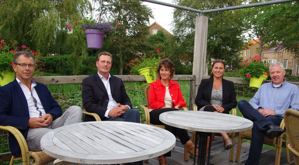 Wij wensen u gezellige feestdagen en een gezond 2020 toe. Lees in ons onze nieuwsbrief een overzicht van de projecten die in 2019 op ons konden rekenen mailchi.mp/5fe3da193f90/e…