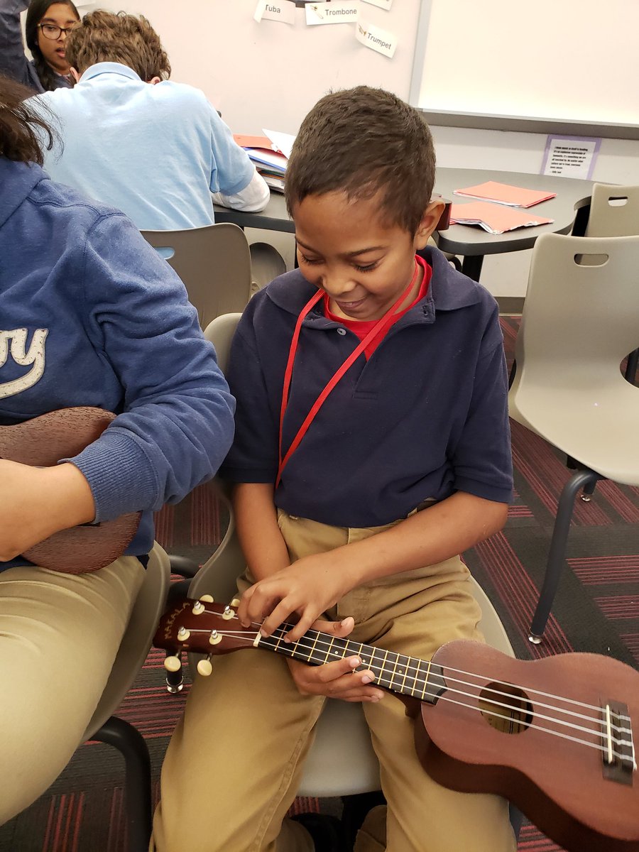GriceliSantiago's tweet photo. #MusicClass #RMSProud #LifeSkillsClass #sdolancaster @bupp63 @LadyDeeGolden https://t.co/EnAZzs4Qvt