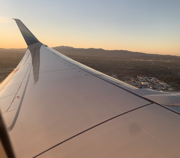DRodriguesHealy's tweet photo. Beyond stoked to be heading to Portland + Seattle for 2 days hosting our #EmployeeExperience + #HR Community holiday events with none other than @jasonaverbook! Can't WAIT to hear Jason speak!!! @smfischer5280 @stroud_jen @JoshKlenert #EmployeeServiceDelivery #ServiceNow https://t.co/LUp1XNxlRx