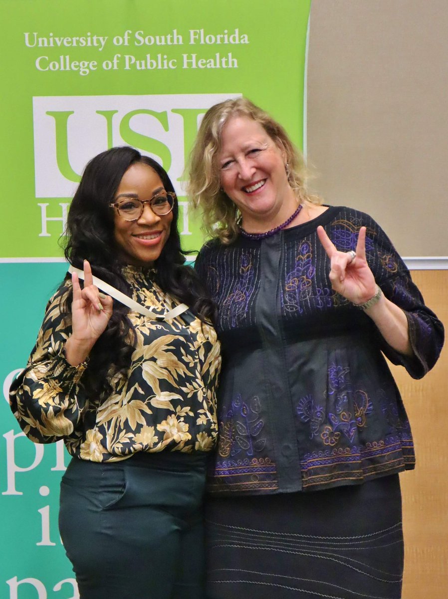 Jaquita_A's tweet photo. Donna J. Petersen, Dean at the College of Public and myself! Go Bulls🤘🏾 #usfcoph #usfcophrocks #publichealth #blackgirlsrock #gradszn #graduate2019 #usfbulls https://t.co/Rr531HvmBm
