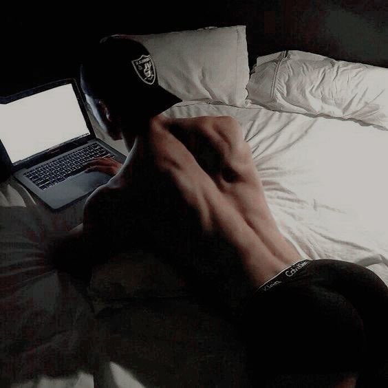 kingposing's tweet photo. OKAY BUT THIS IS HOT https://t.co/AIQ9vZf2qX
