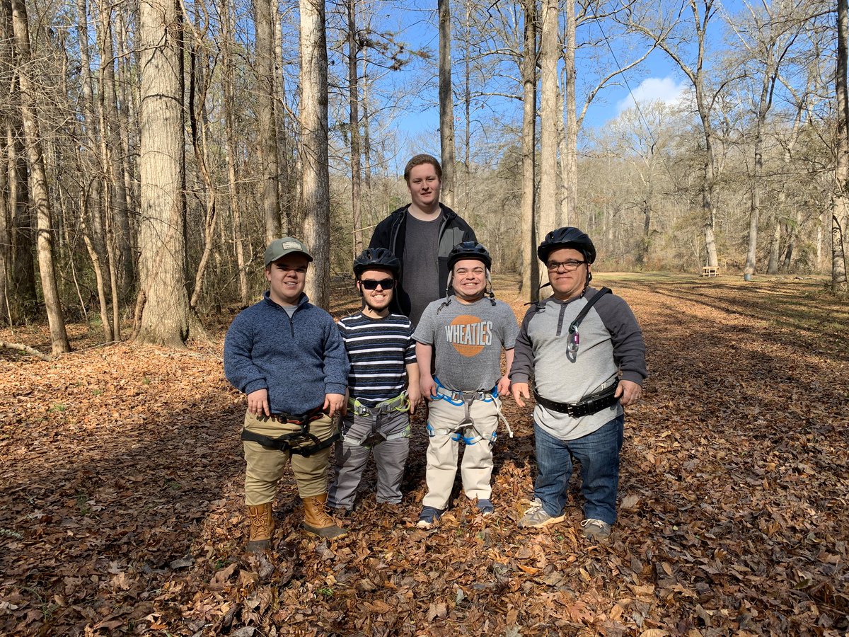 team7lj's tweet photo. Friends. #somanyfirsts #welcometothesouthbaby https://t.co/hJPc6nk7p0