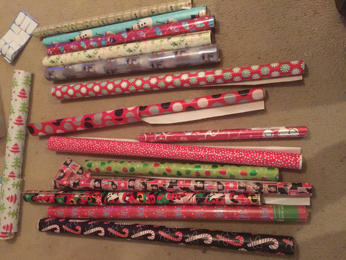 AuthorCRPugh's tweet image. I...I think I have a problem! 
#wrappingpaperaddict
