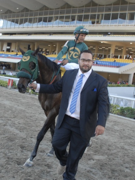 Nuestro Sun Cab mantiene la seguidilla de triunfos, ayer se impuso al galope en la Copa “El Gran César” con la monta de Jean Carlos Rodríguez y el entrenamiento de <a href="/clgiardinella/">Carlos Luis Giardinella</a> y los amigos del Stud HDS se llevaron el “Comparación” (G1) con Speed Shot