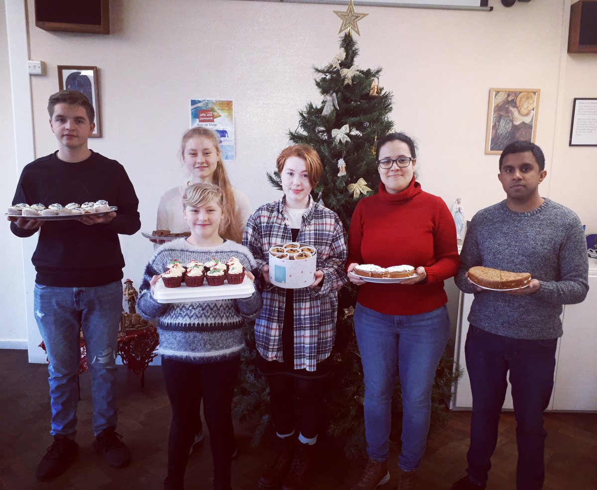 UxbridgeCath's tweet image. Our Youth Group raised last weekend £150 to make goody bas for homeless people. Many thanks to all those who donate cakes and money! 👏
#catholicyouth #uxbridge #helpforhomeless