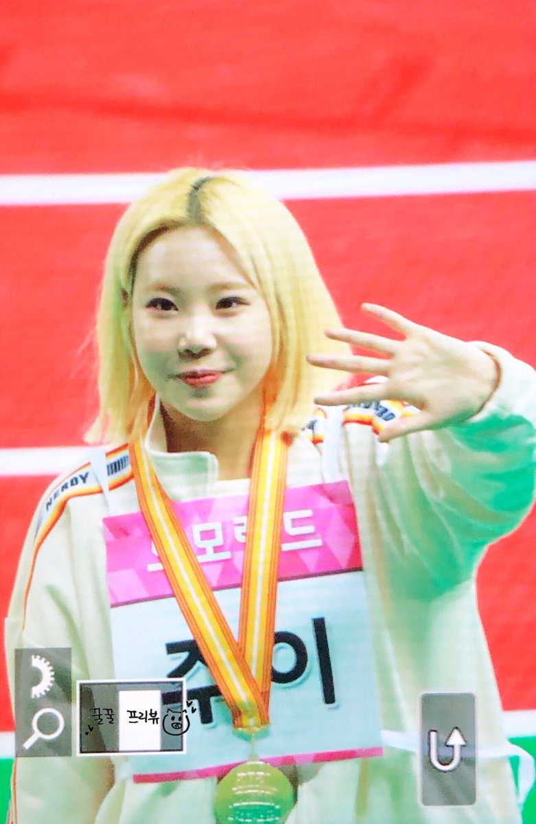 JOOE_bubu's tweet photo. 191216 아육대 프리뷰

수고했어요🥺

#MOMOLAND #모모랜드 
#주이 #JOOE  #ジュイ
#이주원 

@MMLD_official https://t.co/3jAsjWUOVu