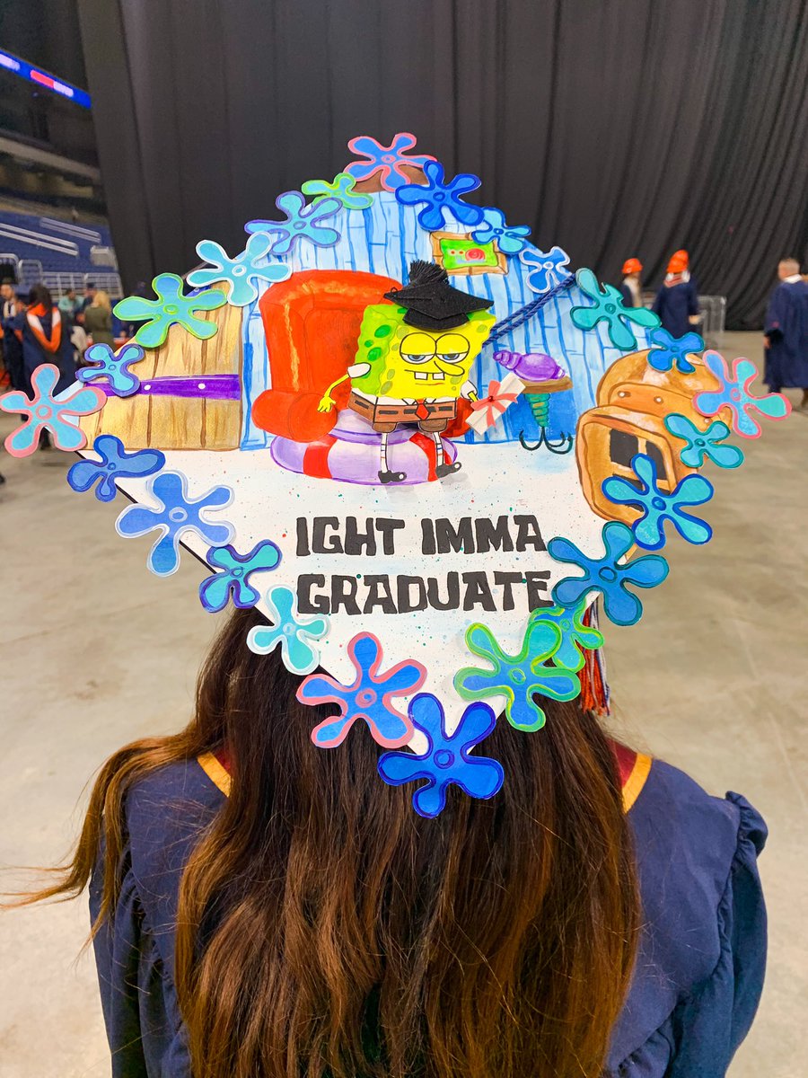 UTSA's tweet image. That ‘bout to walk the stage mood 🎓 #UTSA #UTSAGrad19