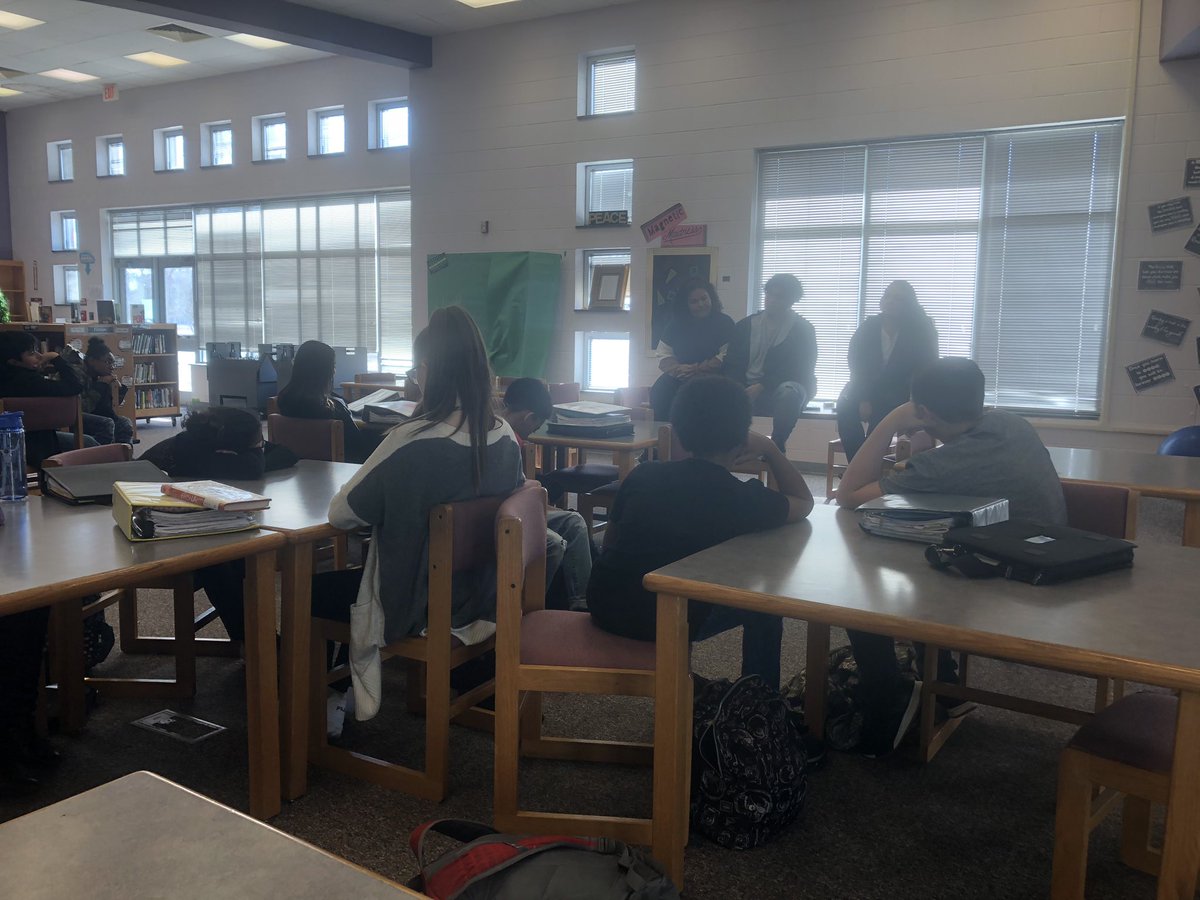 DowningsHistory's tweet image. We had an AVID Student Alumni panel today with Mrs. Laurence’s former AVID students! They spoke about college and how AVID has helped them and our students asked GREAT questions! #ThisIsAVID #OnslowAVID