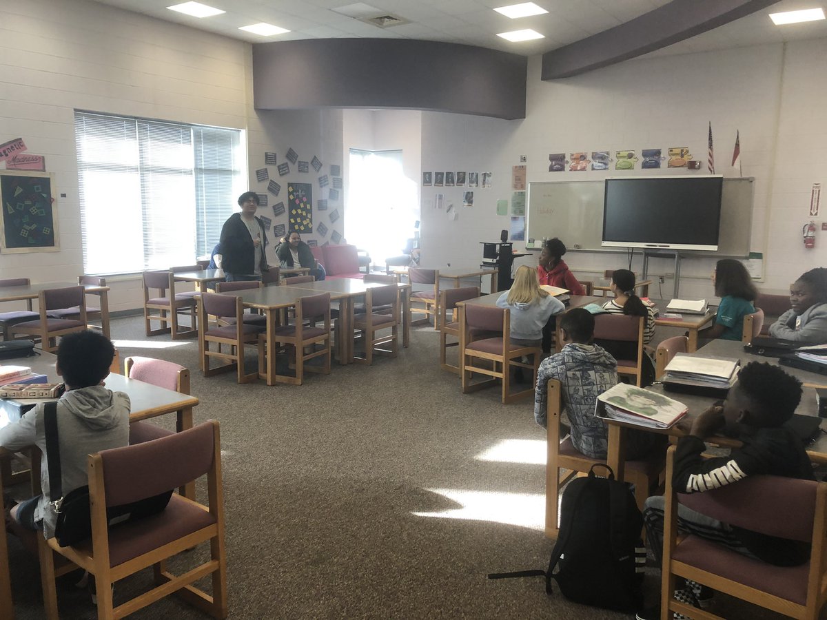 DowningsHistory's tweet image. We had an AVID Student Alumni panel today with Mrs. Laurence’s former AVID students! They spoke about college and how AVID has helped them and our students asked GREAT questions! #ThisIsAVID #OnslowAVID