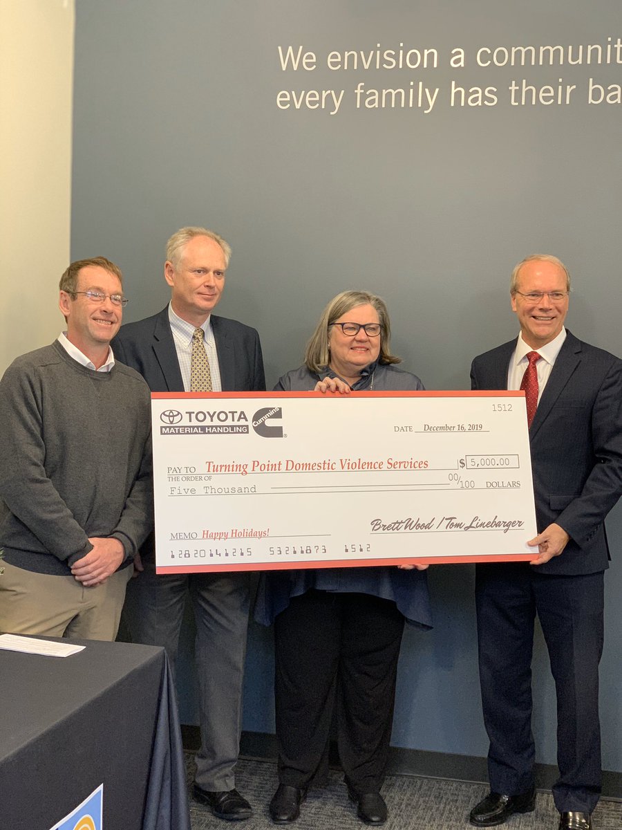 ToyotaForklift's tweet image. What a pleasure to partner with @cummins  and #UnitedWayOfBartholomewCounty to make the holidays brighter for the children and families served by #TurningPointDomesticViolenceServices, #CommunityCenterOfHope, @Child_Advocates, and @HSI_CAP in Columbus, IN. More in our IG stories.
