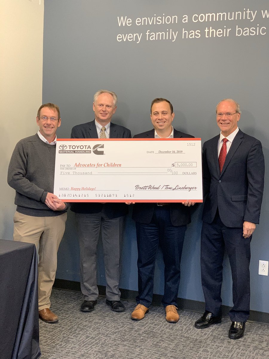 ToyotaForklift's tweet image. What a pleasure to partner with @cummins  and #UnitedWayOfBartholomewCounty to make the holidays brighter for the children and families served by #TurningPointDomesticViolenceServices, #CommunityCenterOfHope, @Child_Advocates, and @HSI_CAP in Columbus, IN. More in our IG stories.