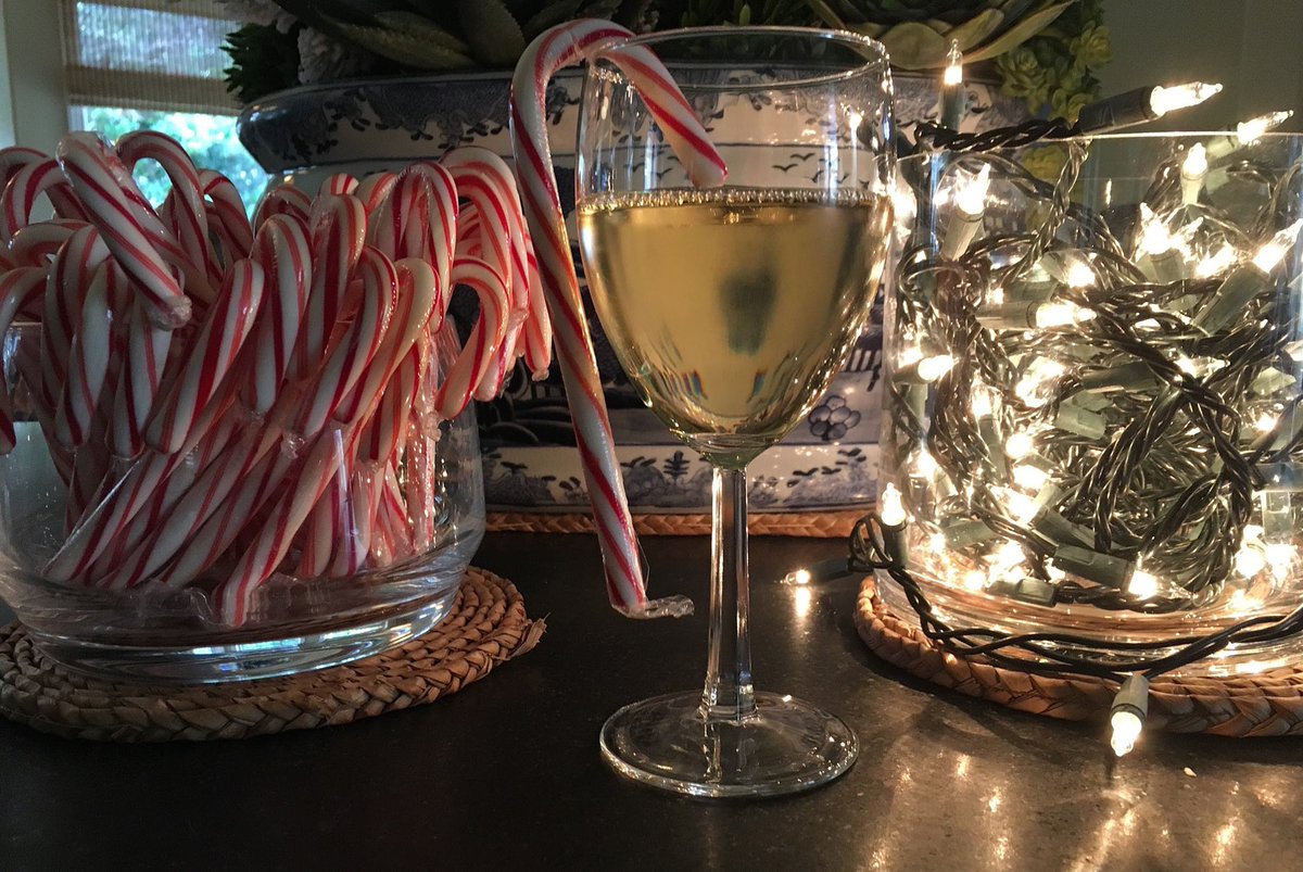 stegenwines's tweet photo. Spreading holiday cheer! https://t.co/P0m3ToZt0o