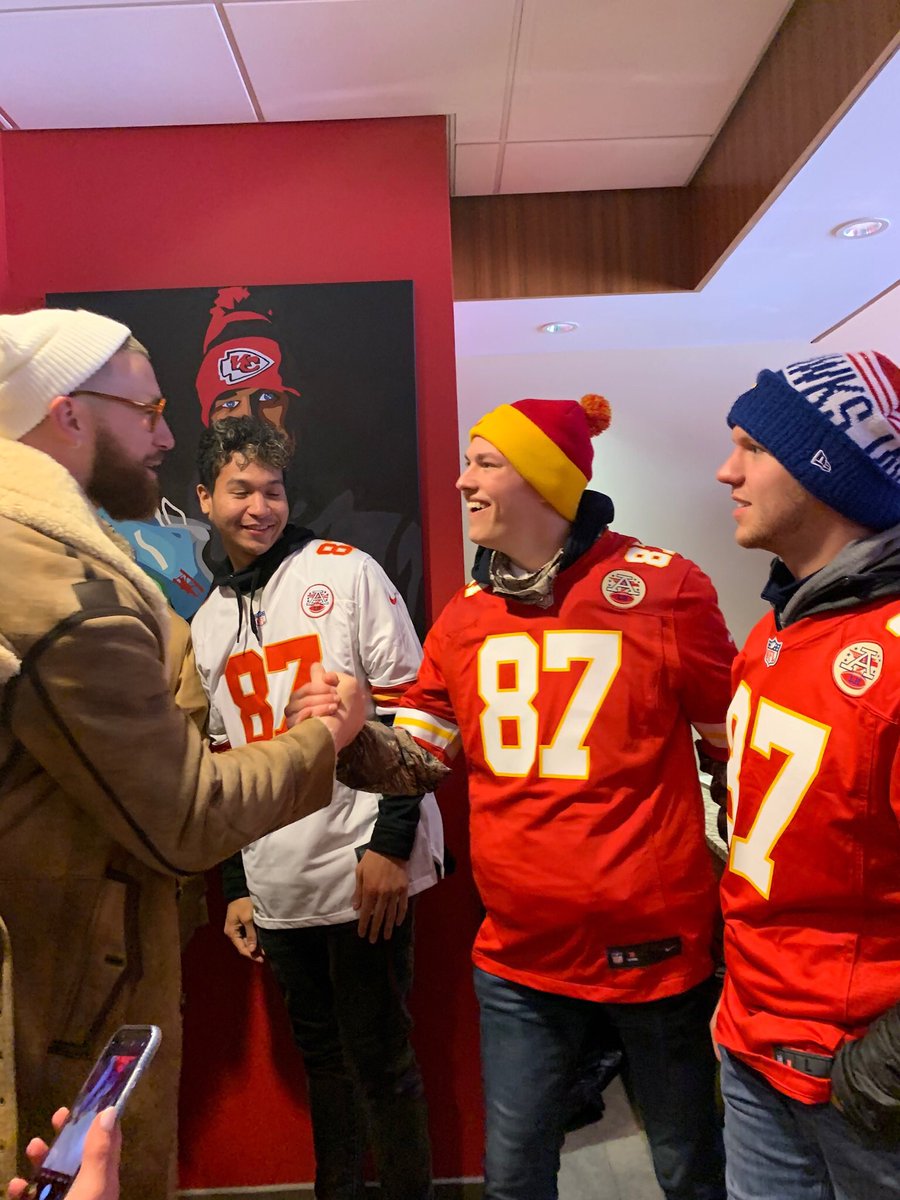 MinskysPizza's tweet photo. Our final group of contest winners & guests enjoyed VIP treatment yesterday with game tickets, Minsky’s gift card & most importantly a meet & greet with the man himself, @tkelce! Thank you to ALL that entered our game day giveaway via #AddaBuck benefitting @87Running @OB_Inc_KC! https://t.co/ULmxkXSLXR