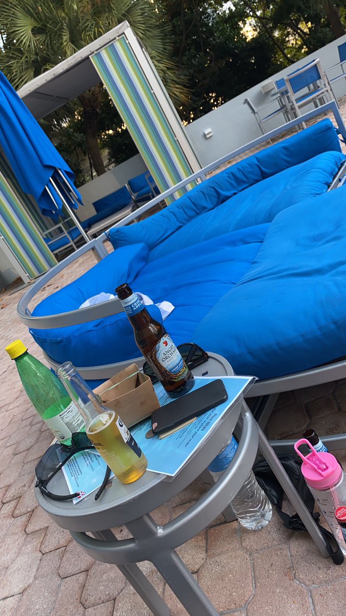 Samantha tweet media