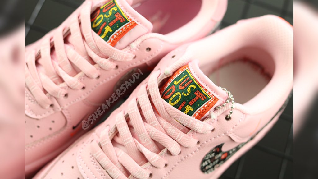 sneakersaudi's tweet photo. Nike air force 1 ‘low’ X just do it “ Pink costume made”

#Nike #nikeairforce #airforce1 https://t.co/bdwWIoR9qB