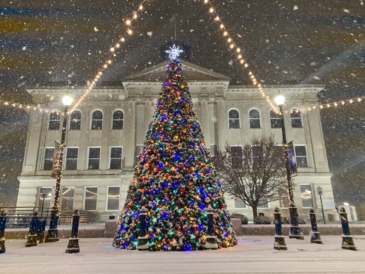 Lebanon_Indiana's tweet photo. It captures the moment, doesn’t it? #LovinLebanon #ThisIsHome https://t.co/vkJpvyiacX