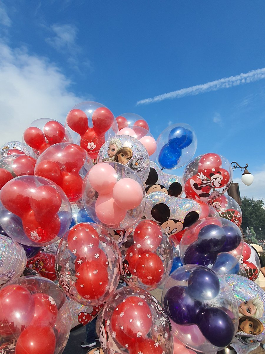 트위터 엄청나게 오랜만이네요 🙃
미국 여행갔다가 오늘 막 돌아와서 잠을 못자고있어요

출근해야되는데,,😭😭