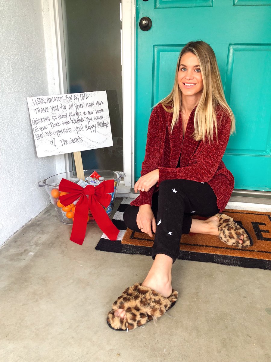 ashnfashn's tweet photo. I partnered with @amazon to put together a THANK YOU basket for delivery drivers for all their hard work. #ThankYouDeliveryDrivers #DeliveringSmiles #ad https://t.co/VTLd1T3kbd
