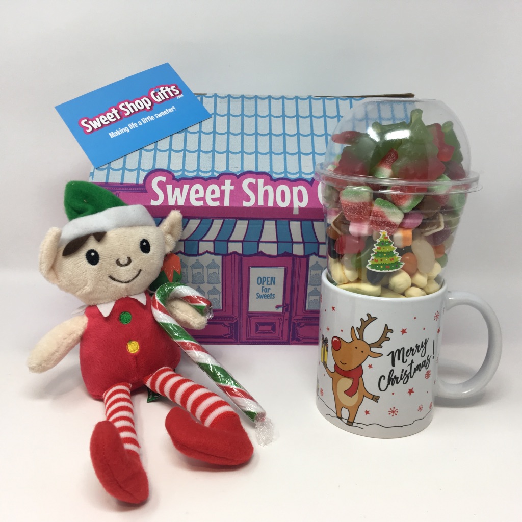 PetPresents's tweet photo. CHRISTMAS HAMPERS FILLED WITH GIFTS &amp; SWEETS - Order by 18th December for guaranteed Christmas delivery - https://t.co/0Ljup4lrVD https://t.co/MZ9MusgnIS
