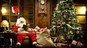 #Dickens... Il protagonista è il ricco Ebenezer Scrooge che odia il Natale e le tradizioni ad esso collegate. La notte di Natale Scrooge verrà visitato da tre spettri che lo indurranno a un cambiamento.  
A Christmas Carol
#NataleInLetteratura 
#SalaLettura 
@SalaLettura